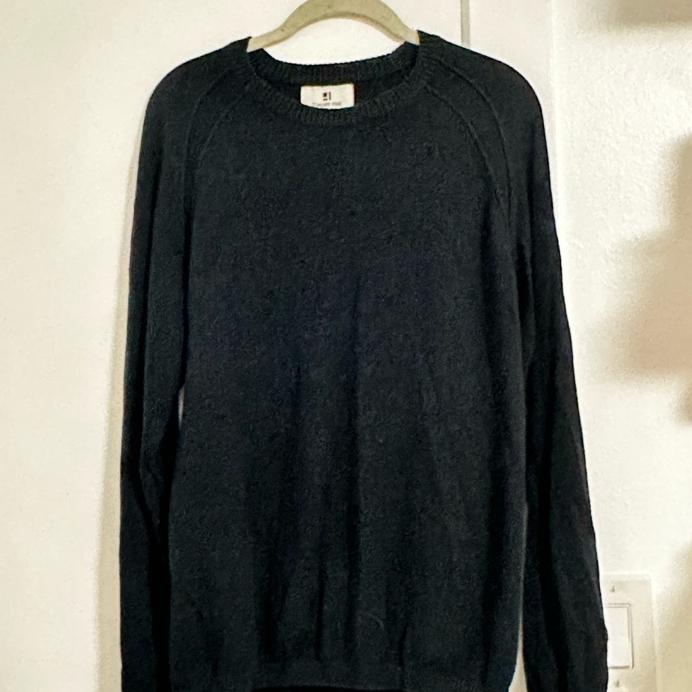 Standard Issue Women's Charcoal Crewneck Sweater